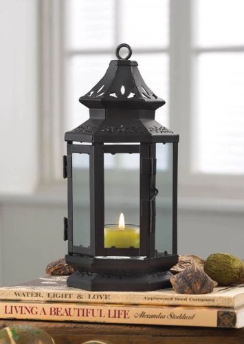 Vintage Black Stagecoach Lantern - Rustic Outdoor Lighting Decor